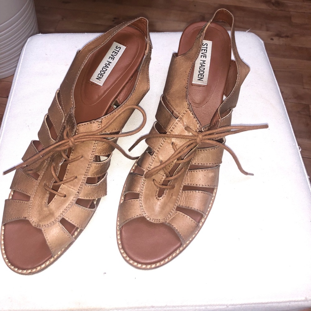 Size 10 Steve Madden Lace-up chunky heel sandals